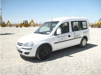 Opel COMBO CDTI - Camión caja cerrada