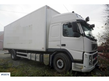 Camión caja cerrada Volvo FM300