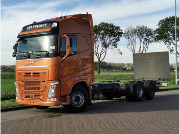 Camión chasis Volvo FH 540 6x2 steer axle xenon