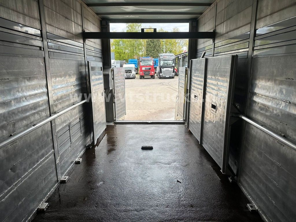 Camión transporte de ganado MAN TGA 18.390 4x2 1.Stock Cuppers Viehtransporter: foto 12