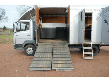 Camión transporte de ganado Mercedes-Benz 814 Pferdetransporter: foto 1