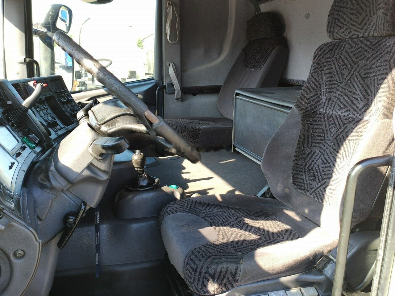 Camión caja abierta, Camión grúa Scania 124L 420: foto 15
