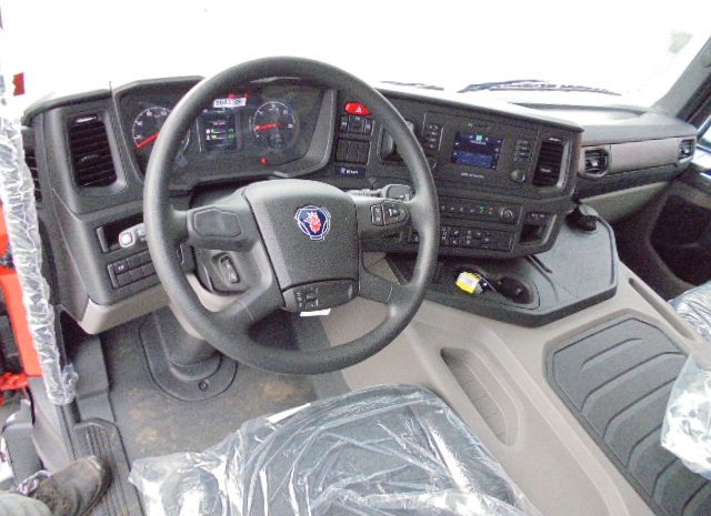 Camión chasis nuevo Scania P450 XT 4X4 EURO6: foto 18