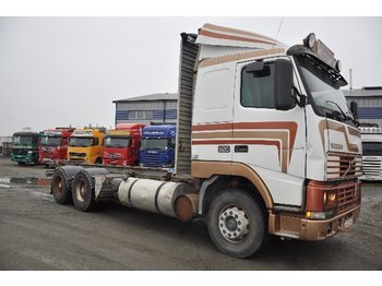 Camión para transporte de madera Volvo FH16 6X4: foto 1
