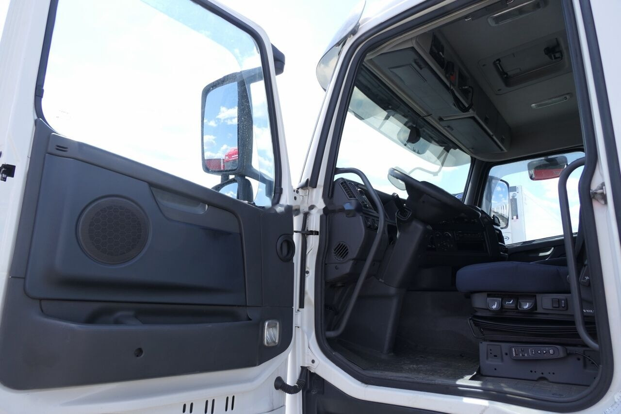 Camión caja abierta, Camión grúa Volvo FM 460 Flatbed + crane HIAB 166 6x2: foto 26