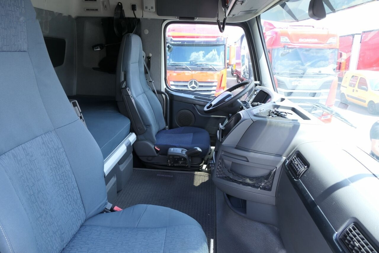 Camión caja abierta, Camión grúa Volvo FM 460 Flatbed + crane HIAB 166 6x2: foto 38