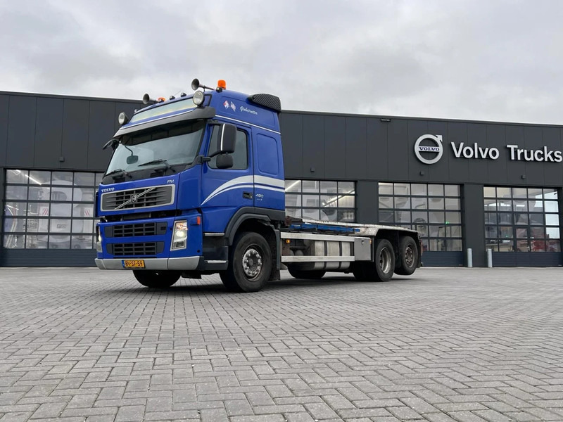Camión con equipo de cable Volvo FM 480 Globetrotter / 6x2 / Cable Systeem / engine problem: foto 10