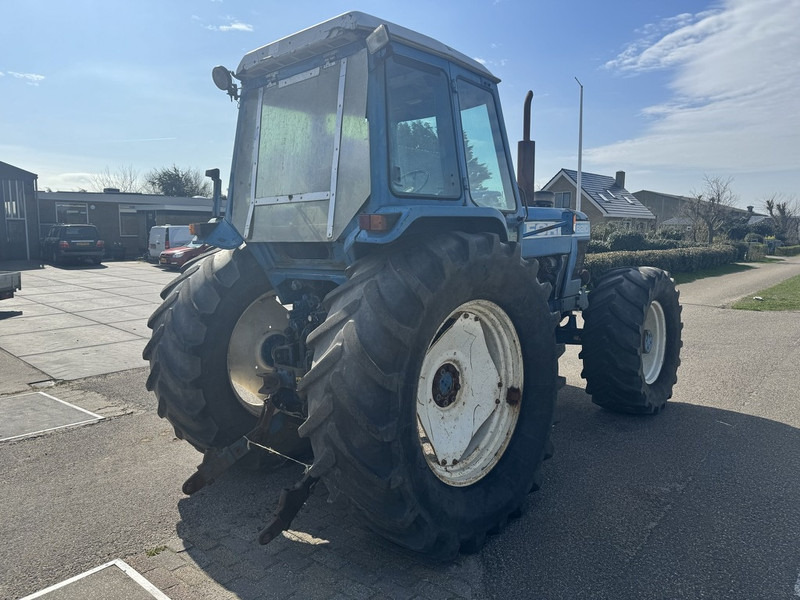 Tractor Ford 8210: foto 10