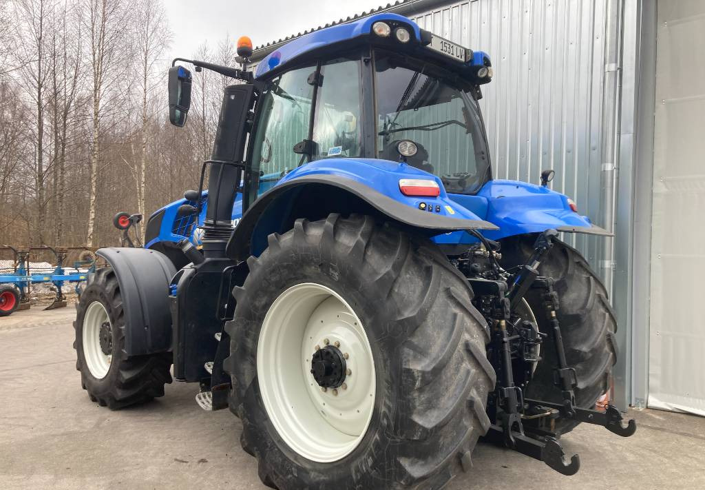 Tractor New Holland T 8.320 AC: foto 8