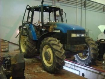 NEW HOLLAND 8560 - Tractor