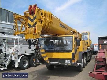 XCMG QY70K 8x4 crane truck - Autogrúa