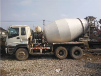 ISUZU concrete mixer - Camión hormigonera