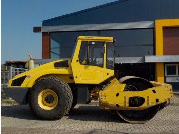 Bomag BW213 D-4 - Compactador