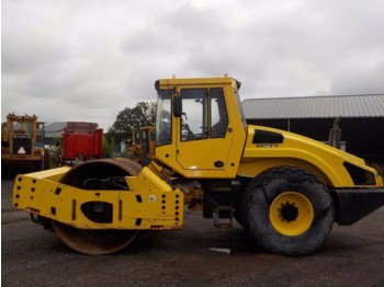 Bomag BW216D-4 - Compactador