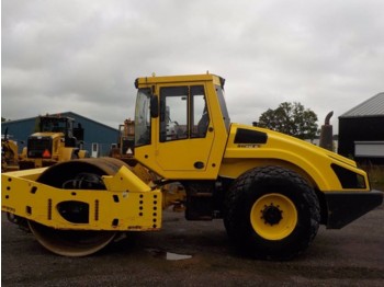 Bomag BW216D-4 - Compactador