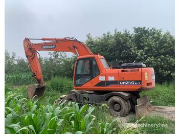 Excavadora de ruedas DOOSAN DH210 W Korean wheeled excavator digger 21 tons: foto 2