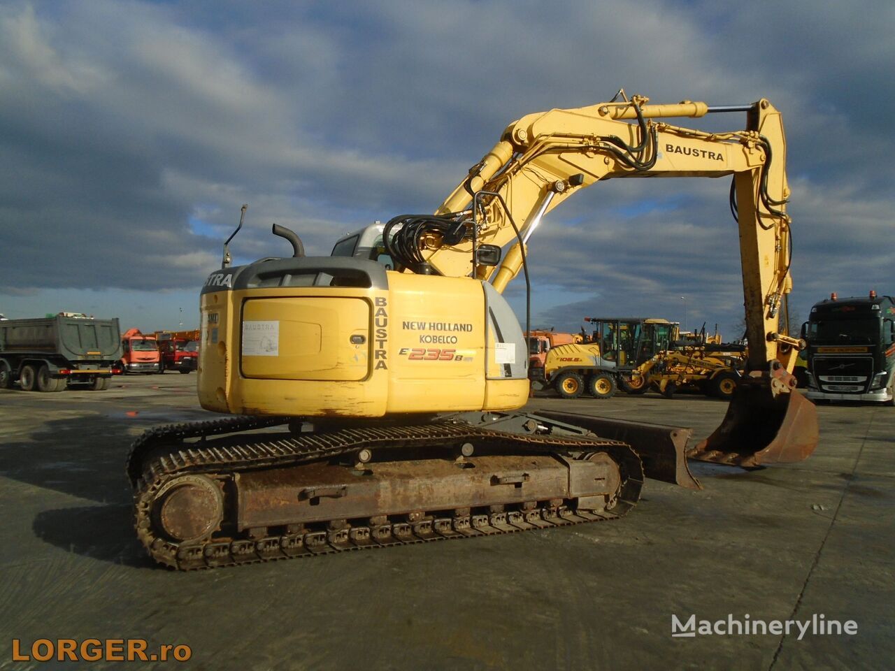 Excavadora de cadenas nuevo New Holland E235B SR-2: foto 3