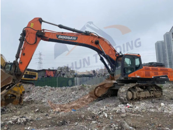 Excavadora de cadenas Well-Maintained Used Doosan excavator DX520LC-9C in good condition for sale: foto 2
