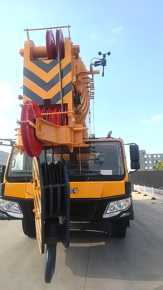 Grúa todo terreno XCMG Official QAY160 Hoisting Machinery Used 160 Ton All Terrain Truck Cranes for Sale: foto 3