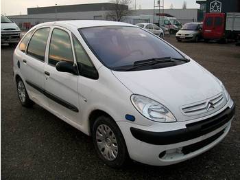 Citroen MPV, fabr.CITROEN, type PICASSO, 2.0 HDI, eerste inschrijving 01-01-2006, km-stand 136.700, chassisnr VF7CHRHYB25736940, AIRCO, alle documenten aanwezig - Coche