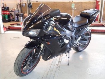 Yamaha YZF-R1 (151hk)  - Motocicleta