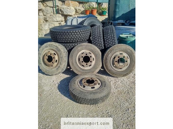 Llanta para Camión 4 x used 7.50-16 LT tyres on 6 studs rims for Toyota Dyna 300: foto 1
