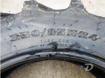 Firestone Performer 85 250/85R24 - Neumático