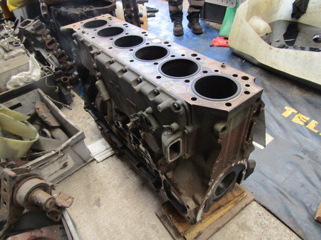 Motor y piezas para Camión VOLVO D9A STD BLOCK: foto 2