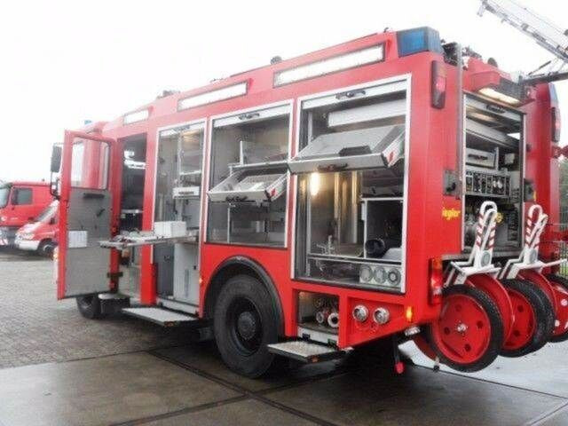 Camión de bomberos Mercedes-Benz ACTROS 1835 Feuerwehr 2080 L Fire Unit !!: foto 8