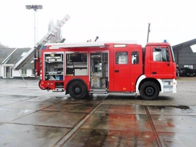 Camión de bomberos Mercedes-Benz ACTROS 1835 Feuerwehr 2080 L Fire Unit !!: foto 7