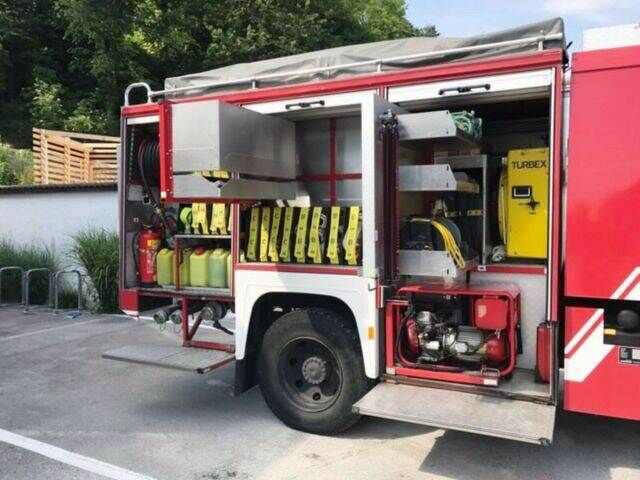 Camión de bomberos Steyr 13S23 4x4 Feuerwehr 2000 liter Fire: foto 3