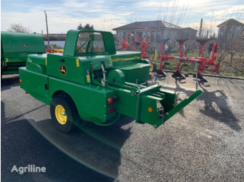 John Deere 349 - Empacadora de pacas cuadradas: foto 1