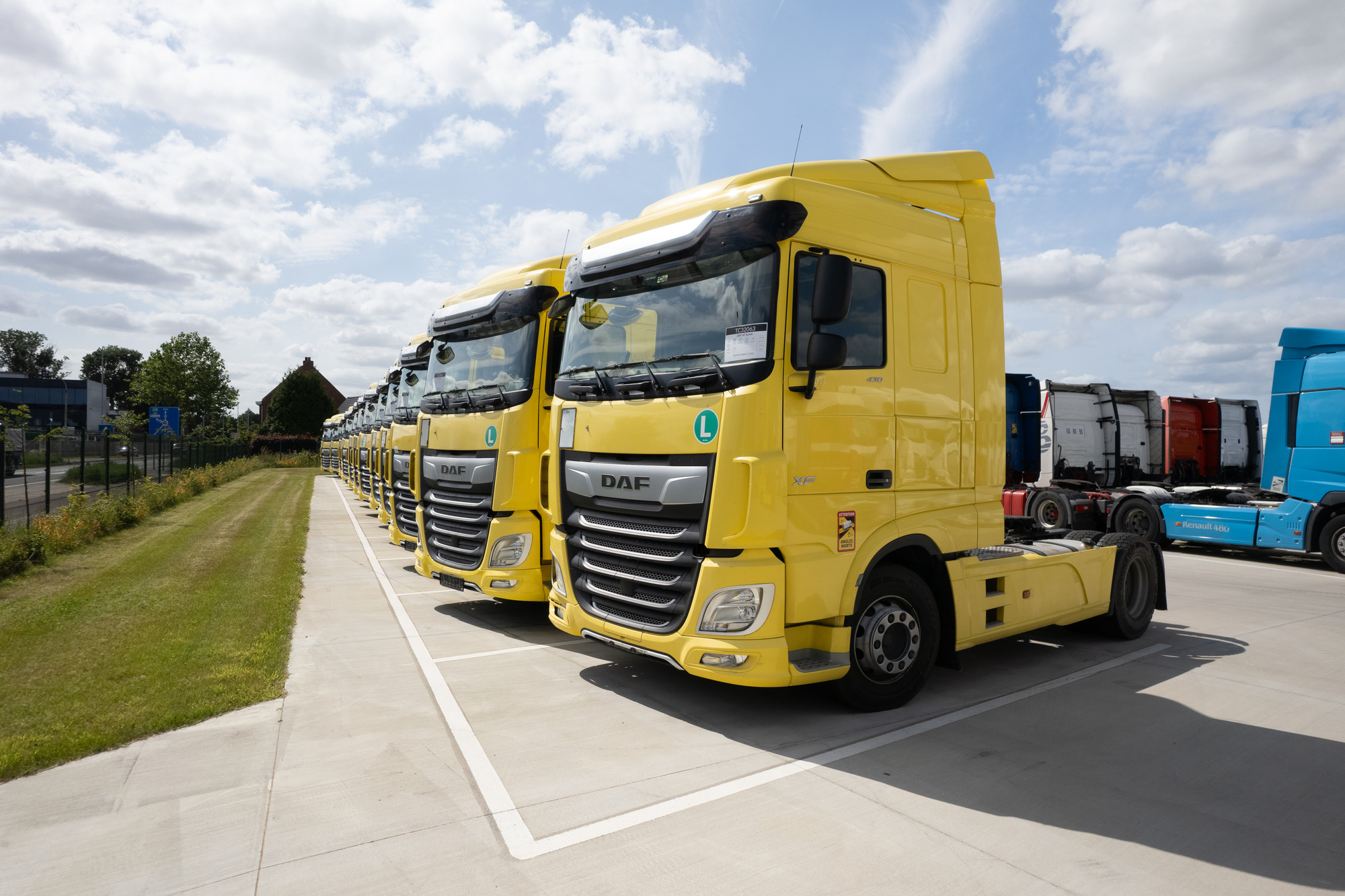 TheTruckCompany - Cabezas tractoras - 4x2, averiado undefined: foto 3