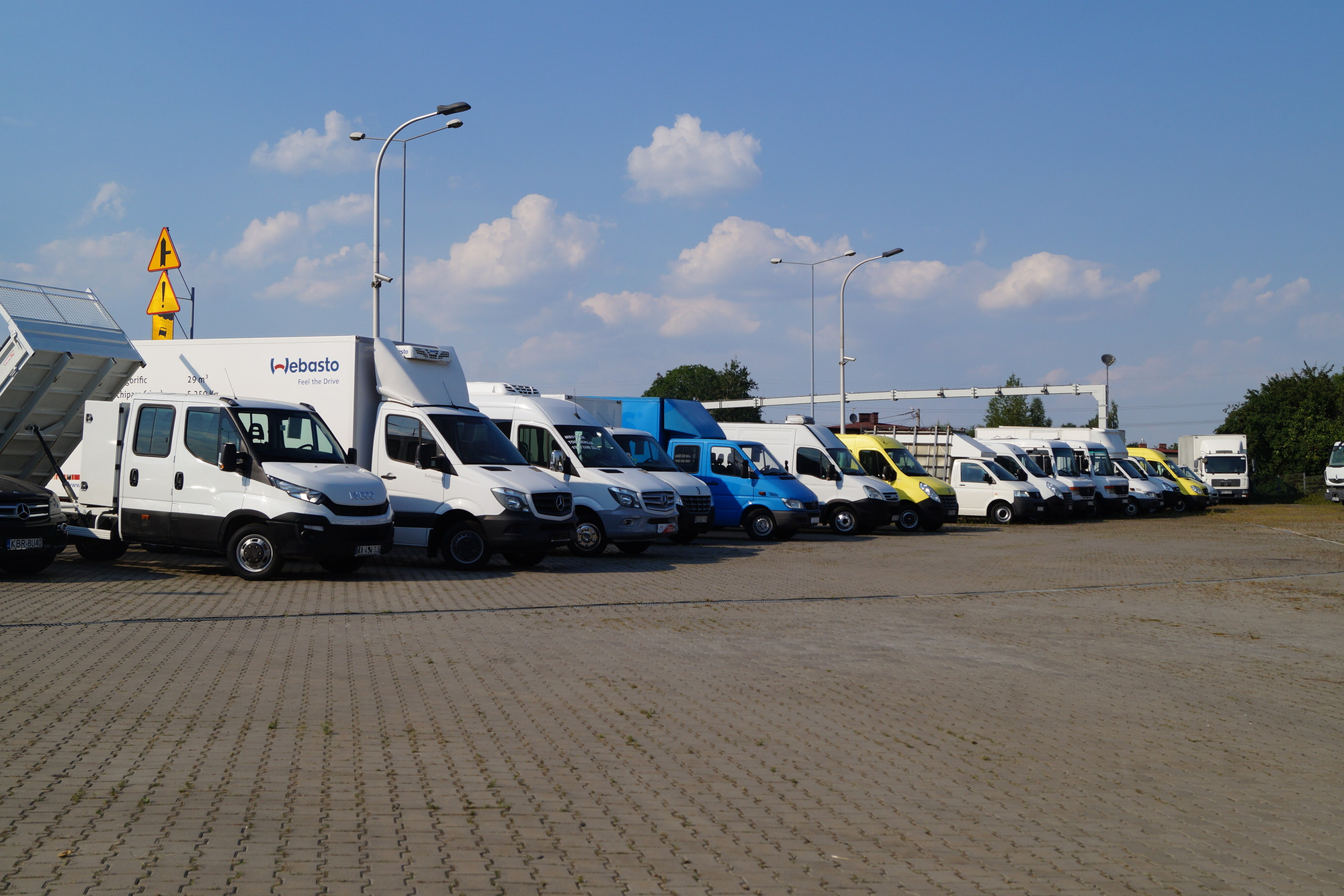 MGC CENTRUM SAMOCHODOW DOSTAWCZYCH - Vehículos municipales MERCEDES-BENZ undefined: foto 11