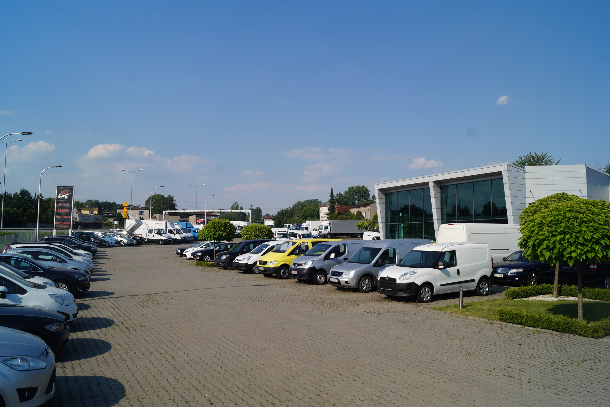 MGC CENTRUM SAMOCHODOW DOSTAWCZYCH - Vehículos municipales MERCEDES-BENZ undefined: foto 3