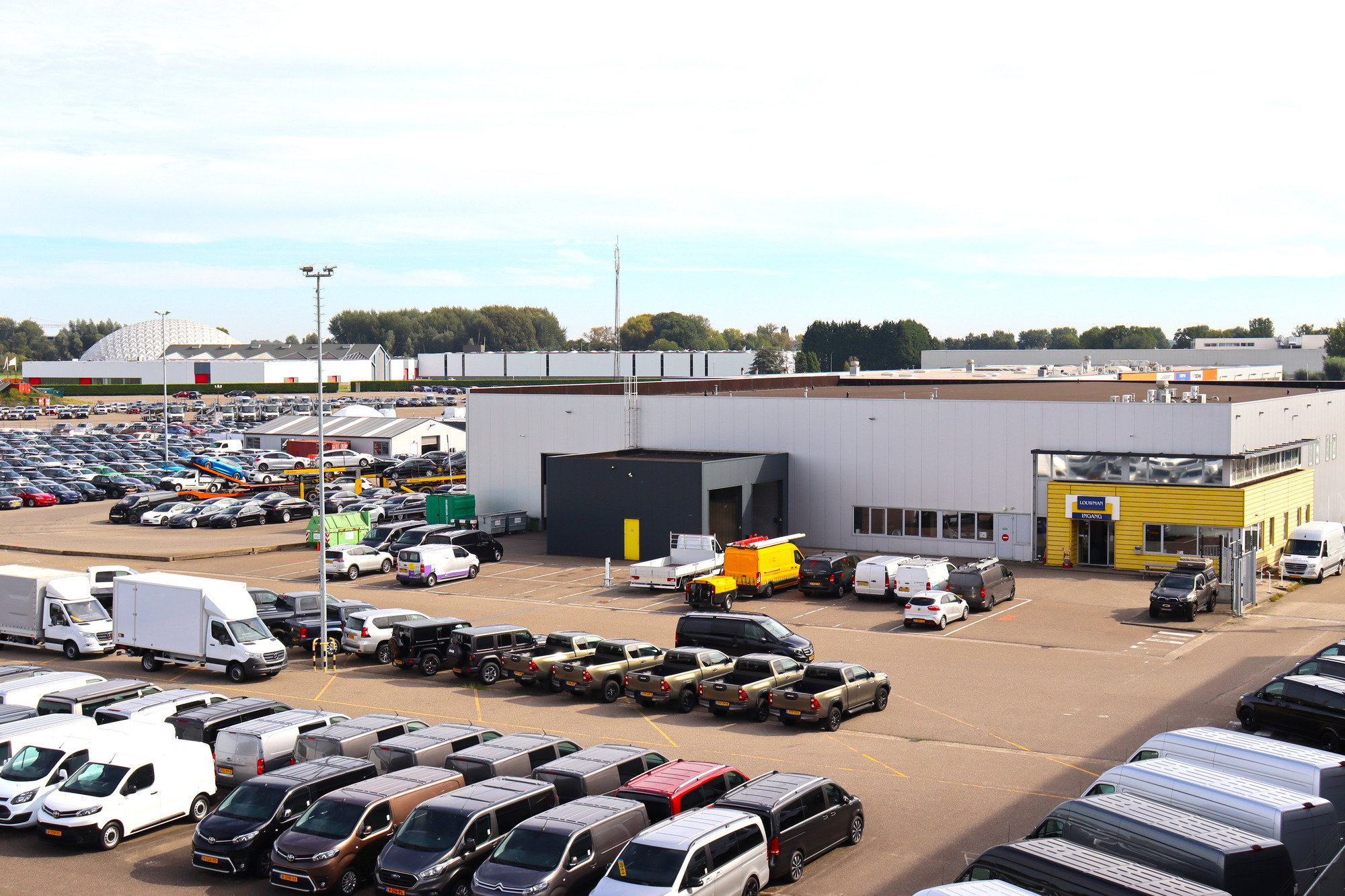 Busvan - Furgonetas - caja de cambios: automática undefined: foto 1