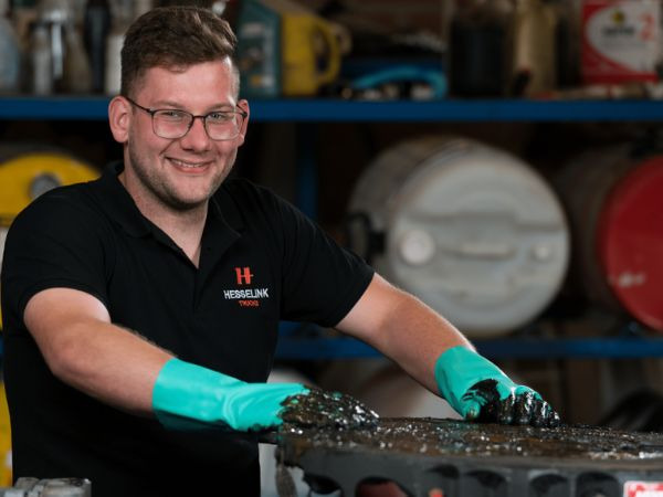 Hesselink Trucks B.V. - Cabezas tractoras IVECO undefined: foto 3