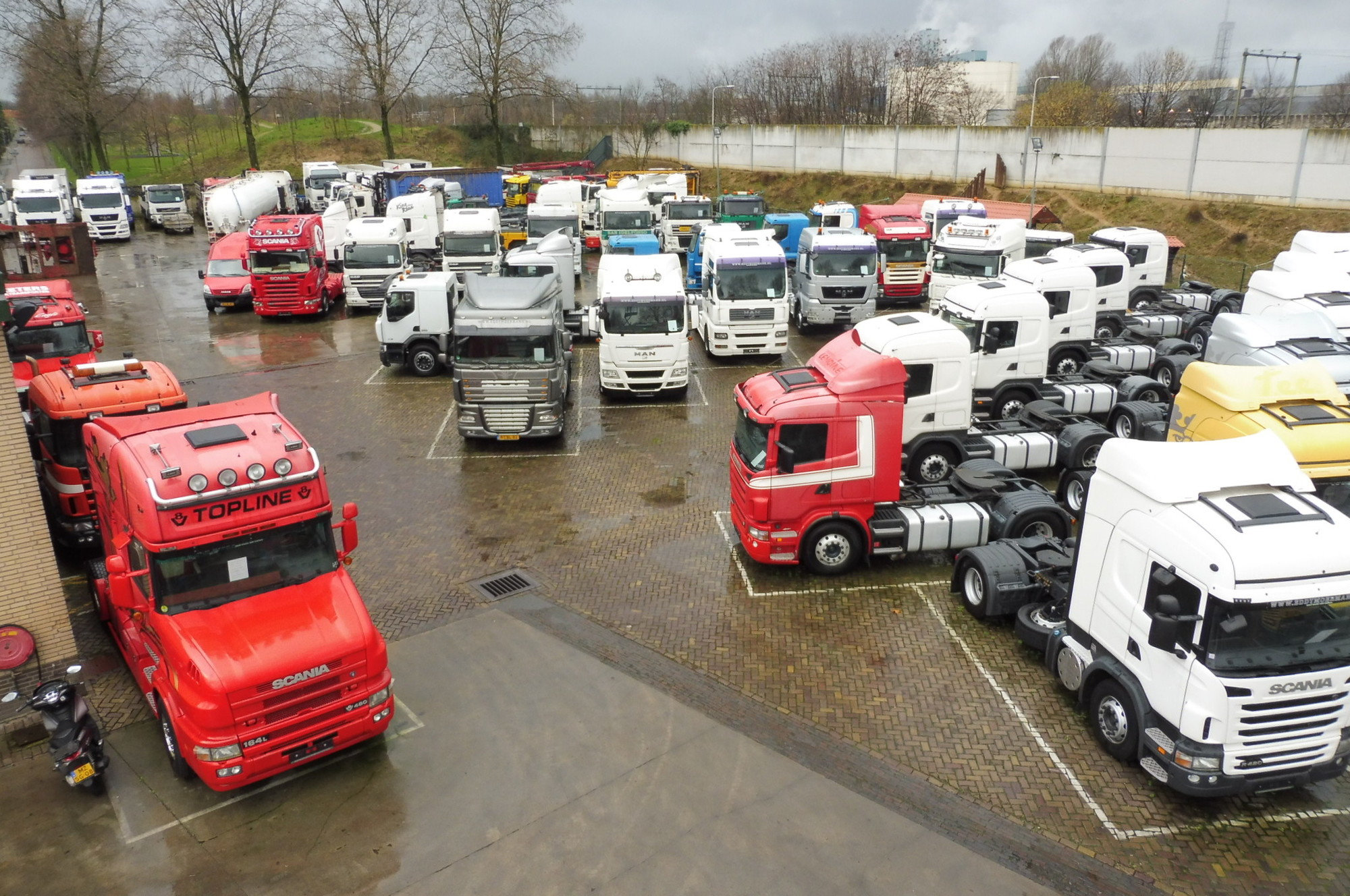 Eddy Moermans Handelsonderneming b.v. - Cabezas tractoras MERCEDES-BENZ Actros - 4x2 undefined: foto 1