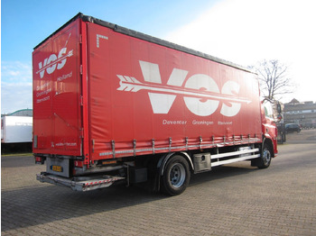 Camión lona DAF CF 230 19T Schiebeplane LBW Portalturen: foto 3