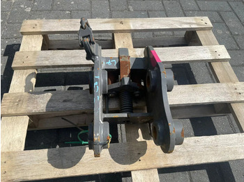 Cizalla de demolición para Maquinaria de construcción SMP S30 | HALF-AUTO QUICK COUPLER | SNELWISSEL | VOLVO EC18: foto 4