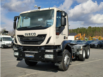 Cabeza tractora Iveco Trakker 26.410 6x4 Manual Mały Przebieg tylko-46000km: foto 4