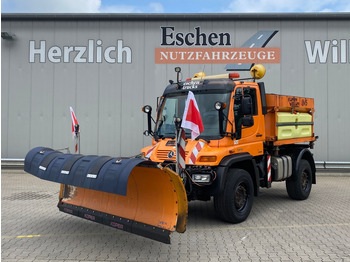 Máquina quitanieve UNIMOG U500