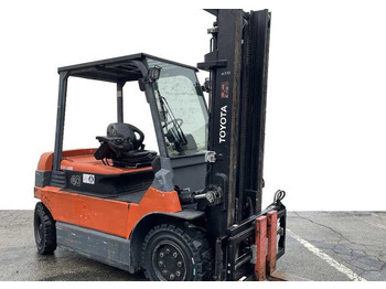 Carretilla elevadora eléctrica TOYOTA