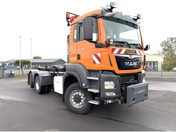 Camión multibasculante MAN TGS 28.360 6x4-4  Winterdienst Euro 6 Liftachse: foto 3