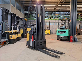 Apilador CATERPILLAR