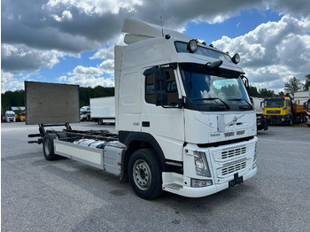 Camión chasis VOLVO FM 330