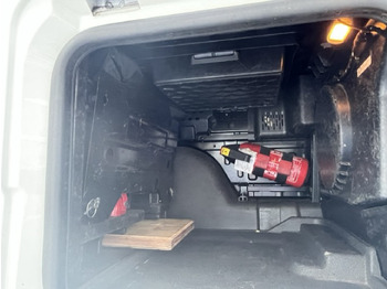 Cabeza tractora MAN TGX 18.510 4x2 BL SA Euro6 Retarder Klima ZV: foto 3 Cabeza tractora MAN TGX 18.510 4x2 BL SA Euro6 Retarder Klima ZV: foto 3