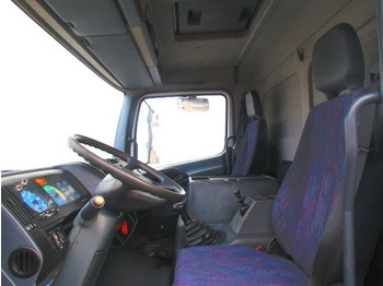 Foto del interior 1: Camión caja cerrada Mercedes-Benz Atego 815 4x2 Foto del interior 1: Camión caja cerrada Mercedes-Benz Atego 815 4x2