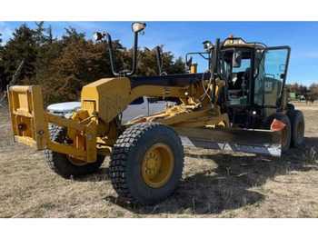 Grader CATERPILLAR 140M