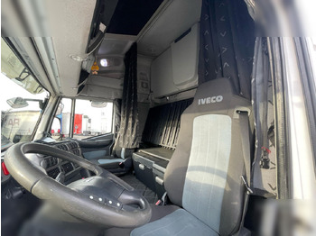 Foto del interior 2: Cabeza tractora IVECO STRALIS 500